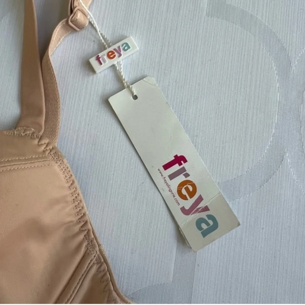 NWT FREYA Retro Underwire Padded Plunge Bra Bare Nude Smooth Molded Cups | 34B - Picture 3 of 8